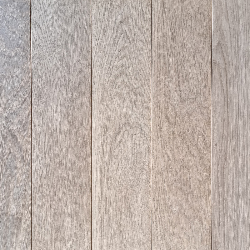 Invisible Lacquered oak planks