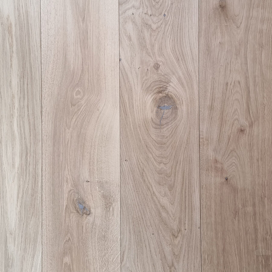 Unfinished Engineered Oak Flooring showing natural colour variation