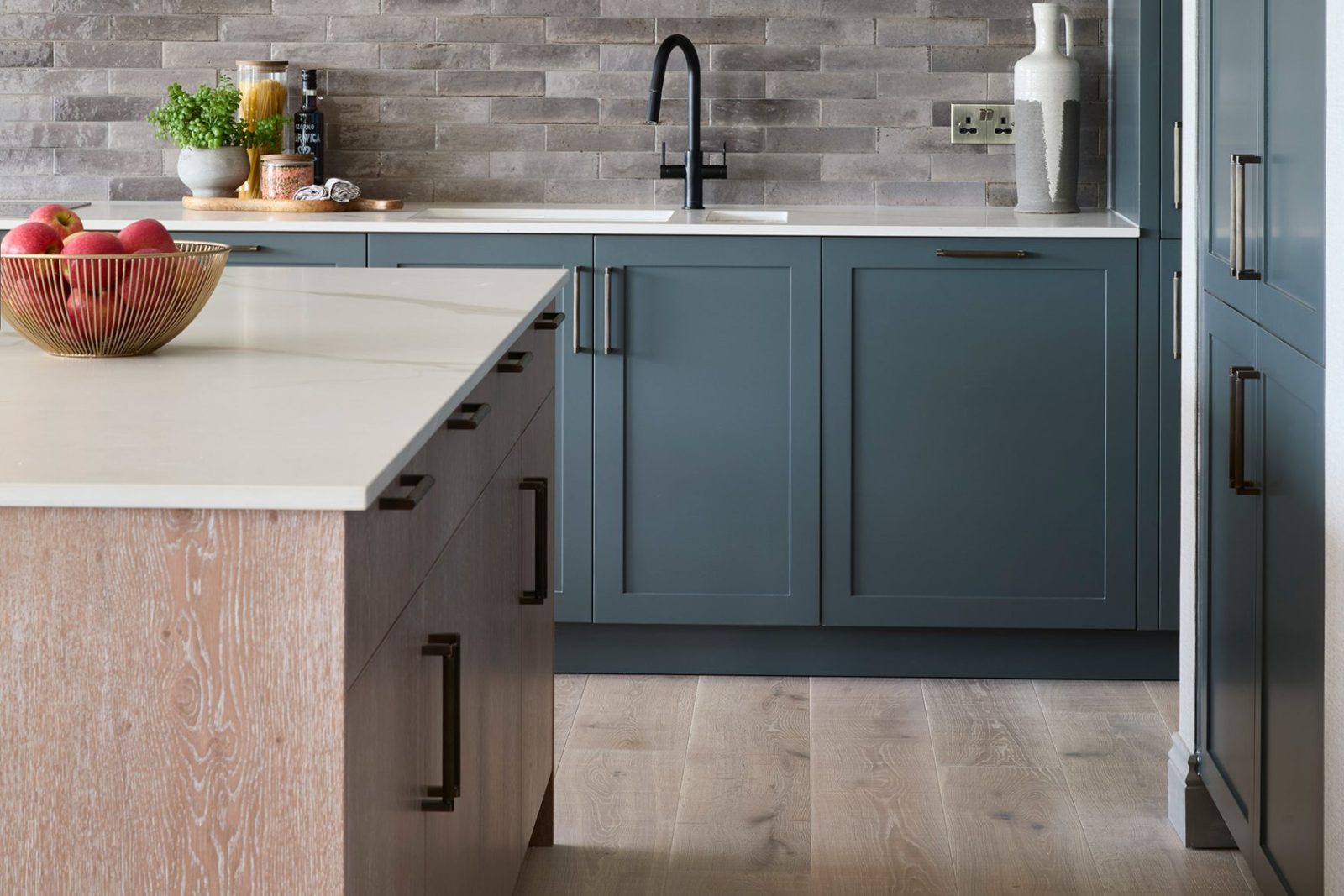 Hamilford Design - Cotswold Waters - Sawn and Brushed Light Oak Flooring
